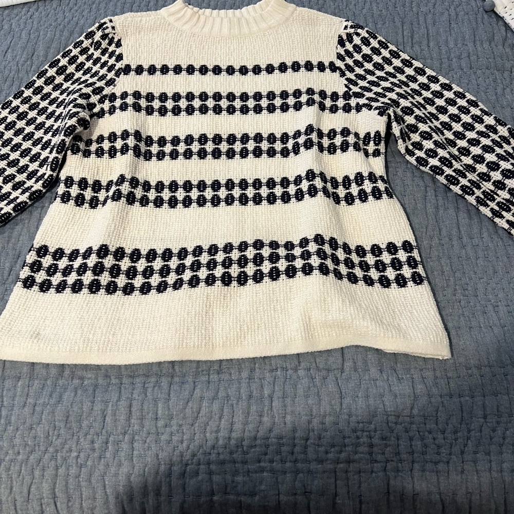 Nik and Zoe elegant navy and White Women's  Sweater